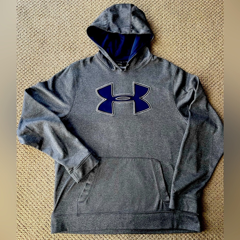 Under Armour Men’s Hoodie in Grey.